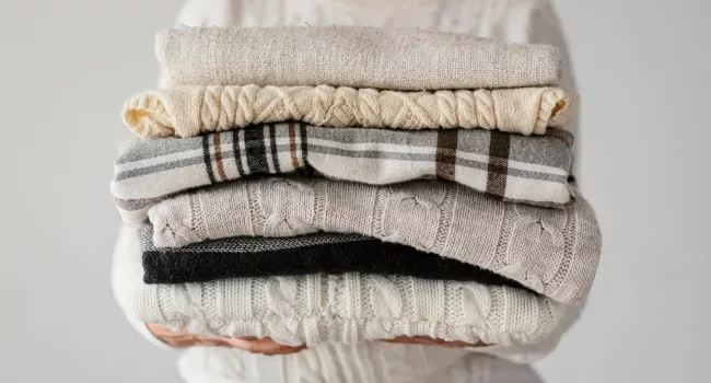 knitted-blankets-close-up-min.jpg